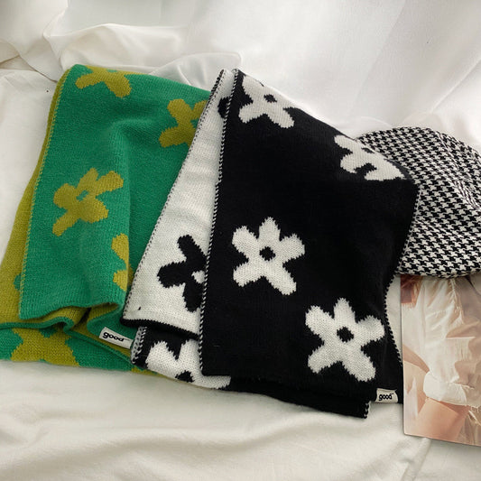 Women's Versatile Double-sided Small Flower Knitted Wool Scarf