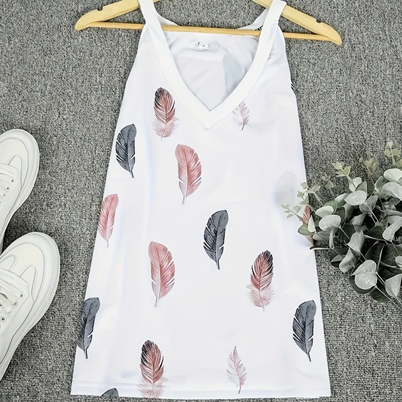 Ladies' V-neck Feather Print Fashionable Versatile Casual Camisole Vest