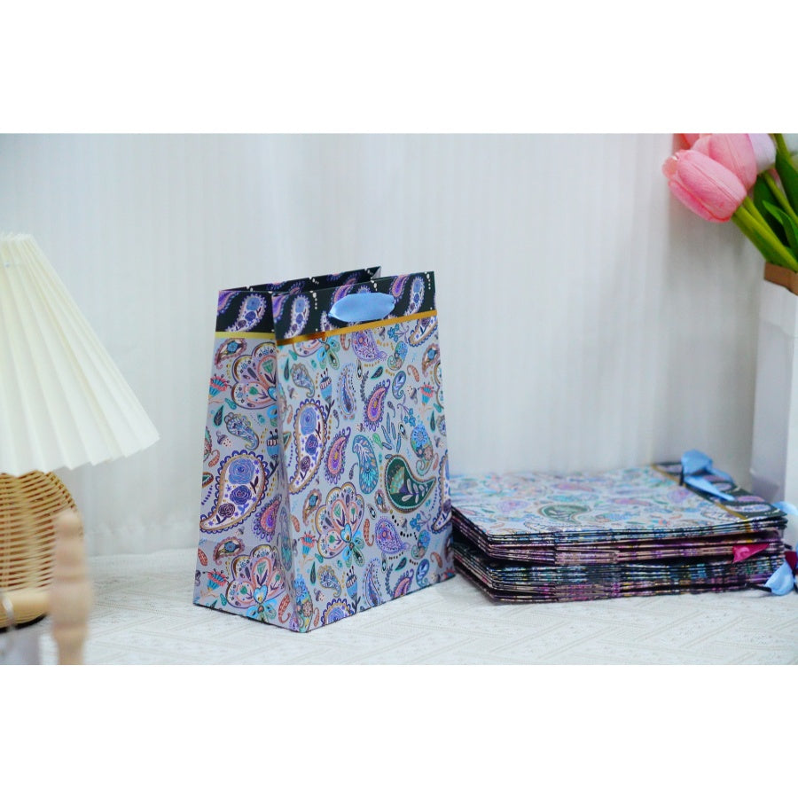 Set Of 12 High-quality Cartoon Pattern Gift Bags Are Covered With A Glossy Film On The Outside To Prevent Staining And Color Mixing