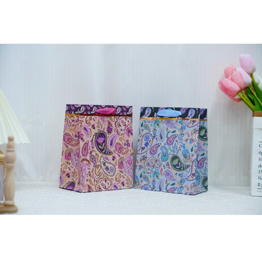 Set Of 12 High-quality Cartoon Pattern Gift Bags Are Covered With A Glossy Film On The Outside To Prevent Staining And Color Mixing