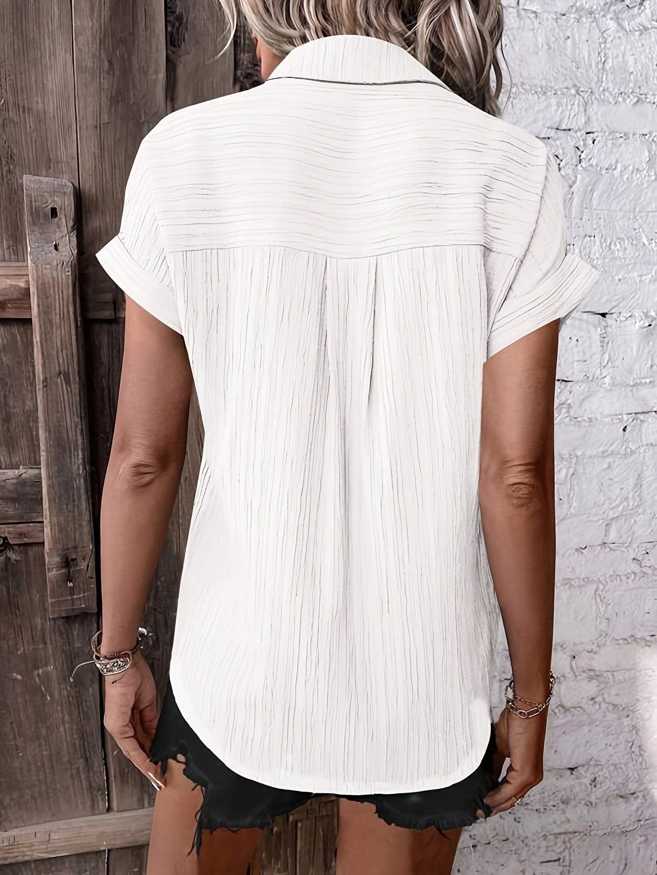 Women's Versatile V-Neck Top With Batwing Sleeves - Stylish & Low-Maintenance Blouse For Spring To Autumn