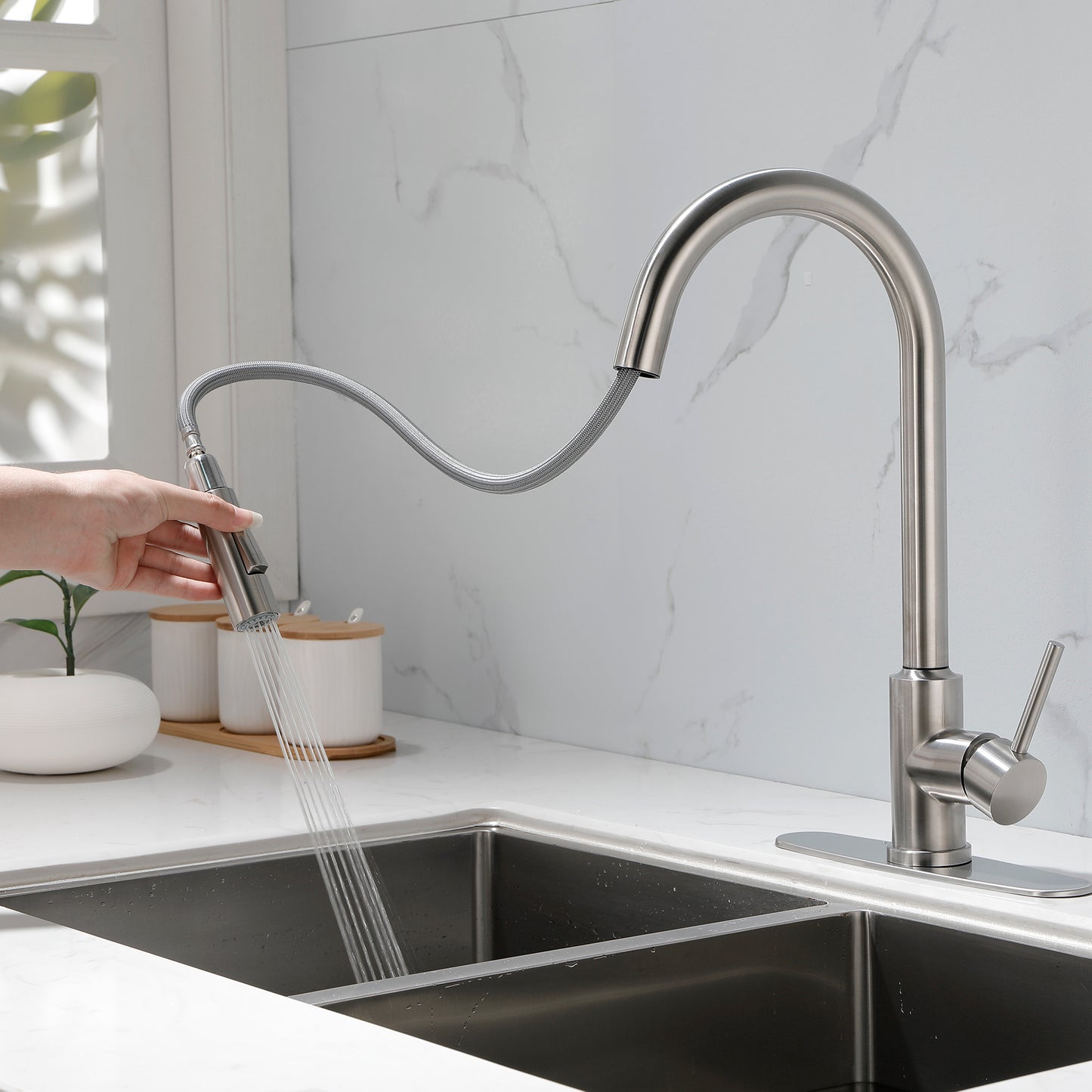 Stainless Steel Kitchen Sink Faucet With Pull-down Sprayer