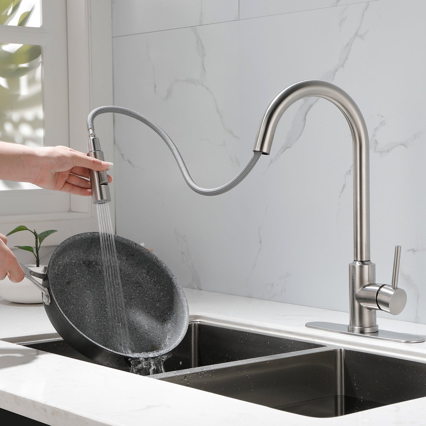 Stainless Steel Kitchen Sink Faucet With Pull-down Sprayer