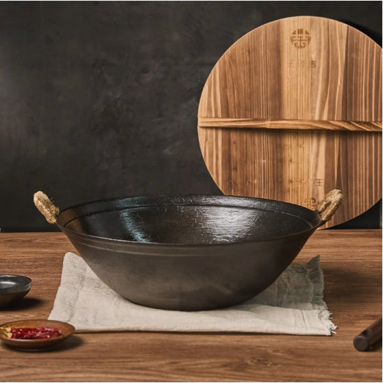 WANGYUANJI 14.2 Handmade Wok, Cast Iron Wok Pan, Large Flat Bottom Wok Stir With Dual Handle And Wooden Lid, Suitable For All Cooktops, Uncoated Chinese Traditional Wok, Ban Sale On Amazon