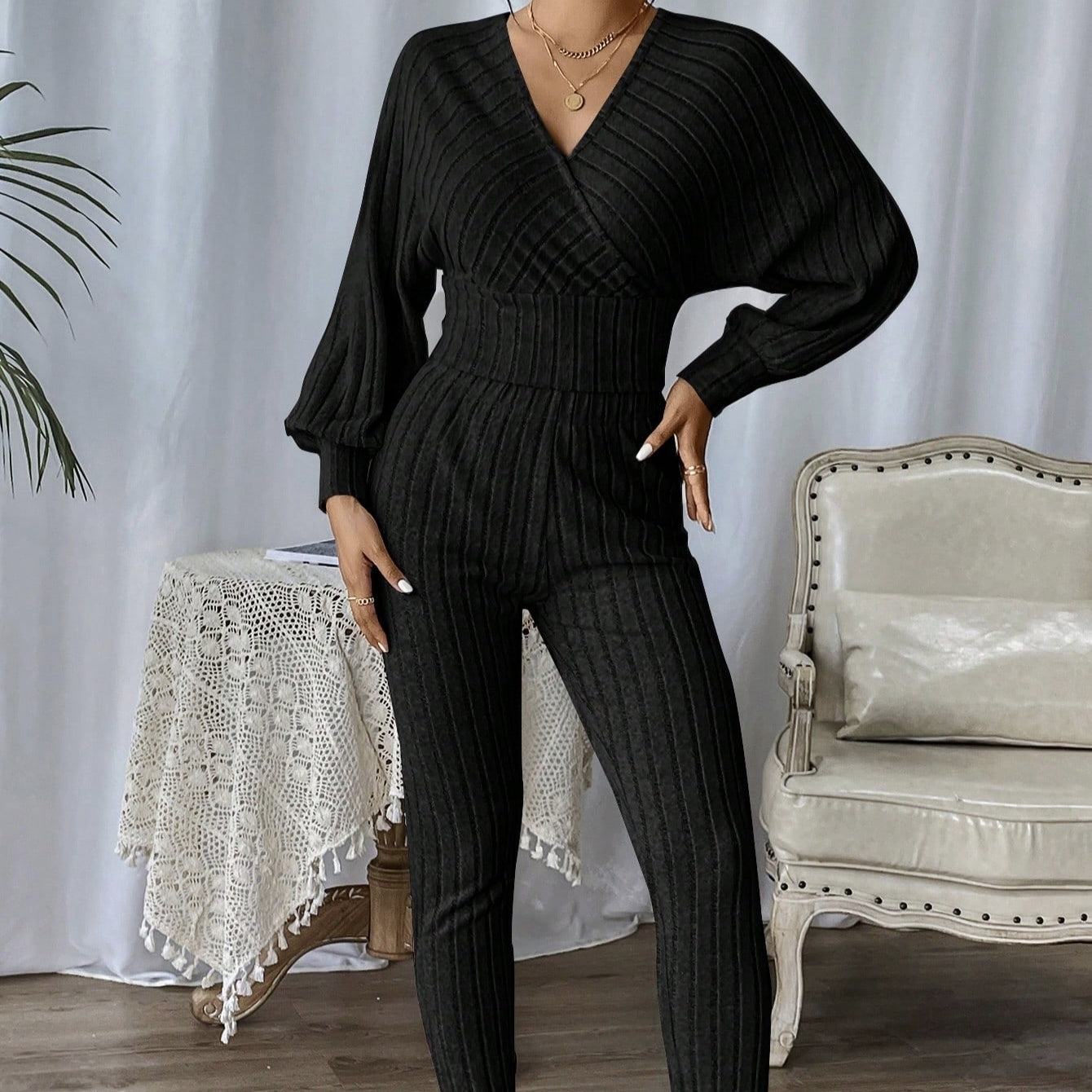 Women's Solid Color V-neck Slim Fit Fashionable And Comfortable Jumpsuit