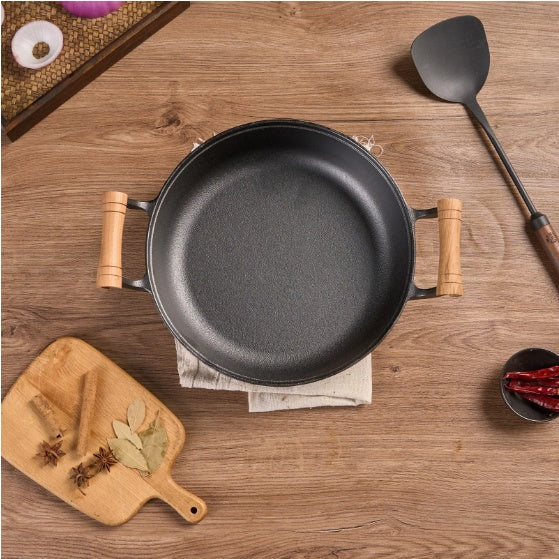 WANGYUANJI 11.8Pancake Griddle With Wooden Handle, Cast Iron Skillet, Uncoated Pan For Home, Thickened Non-Stick Skillet, Multi-Purpose Skillet With Wire Balls