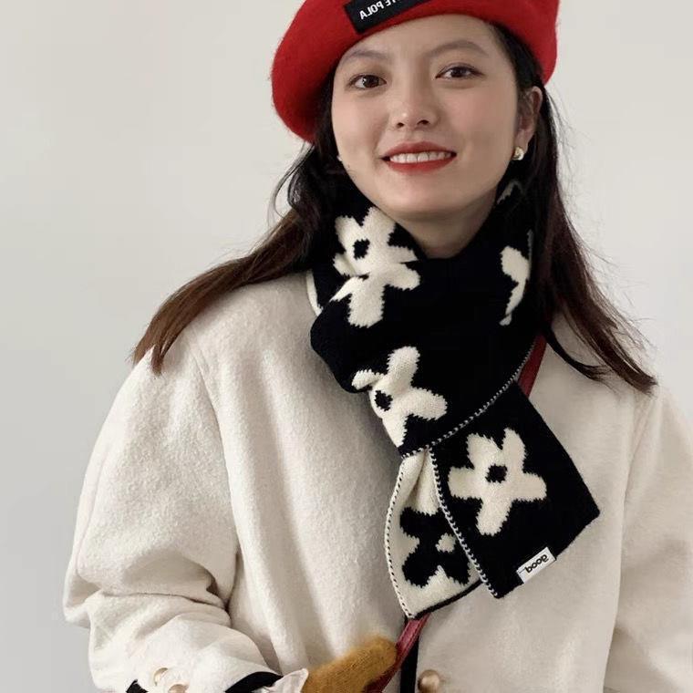 Women's Versatile Double-sided Small Flower Knitted Wool Scarf