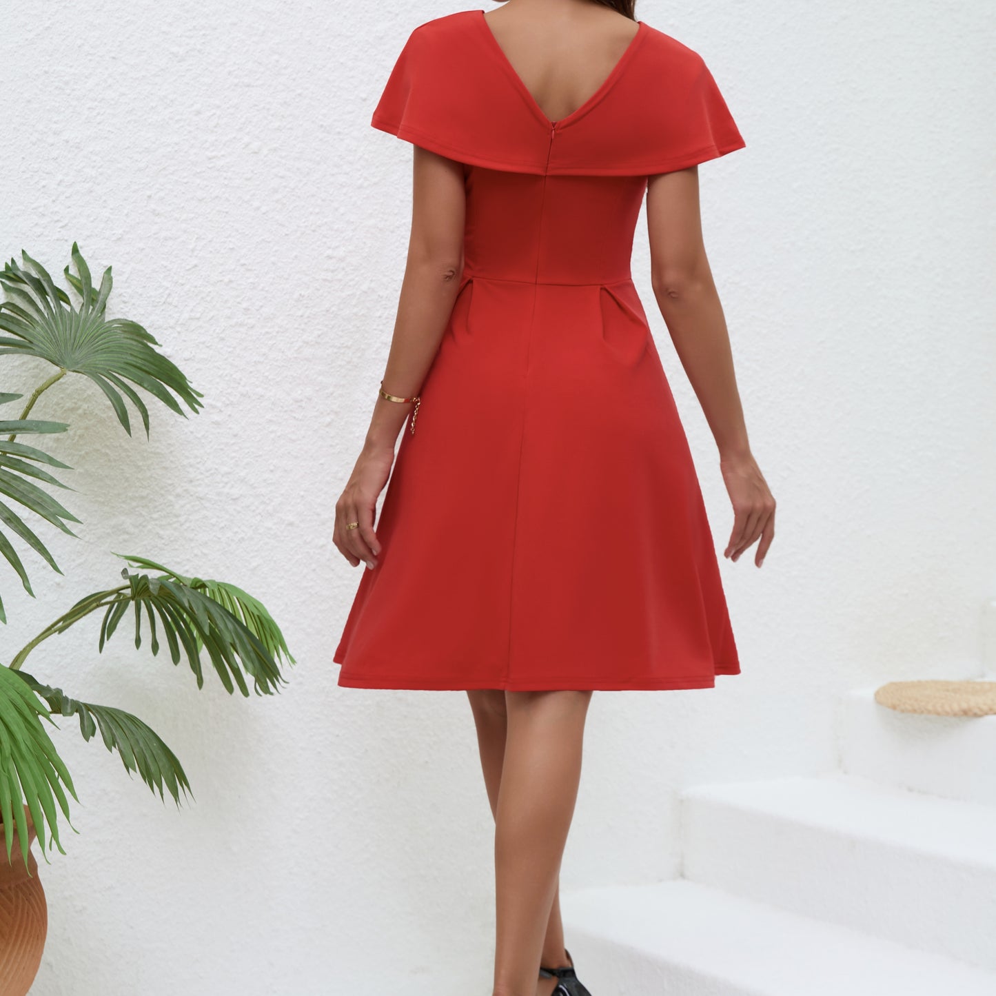 Women's Solid Color Pleated V-neck Slim Fit Waist Cinched A-line Dress