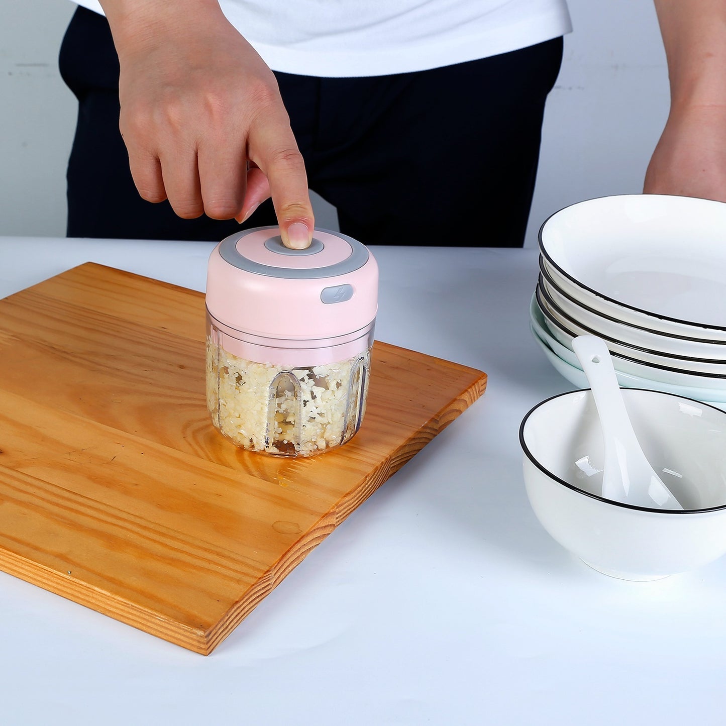 Mini Electric Garlic Chopper 8.45OZ Cordless Garlic Mincer Food Chopper Rechargeable Food Blender Chili Nut Onion Pepper Meat Ginger Food