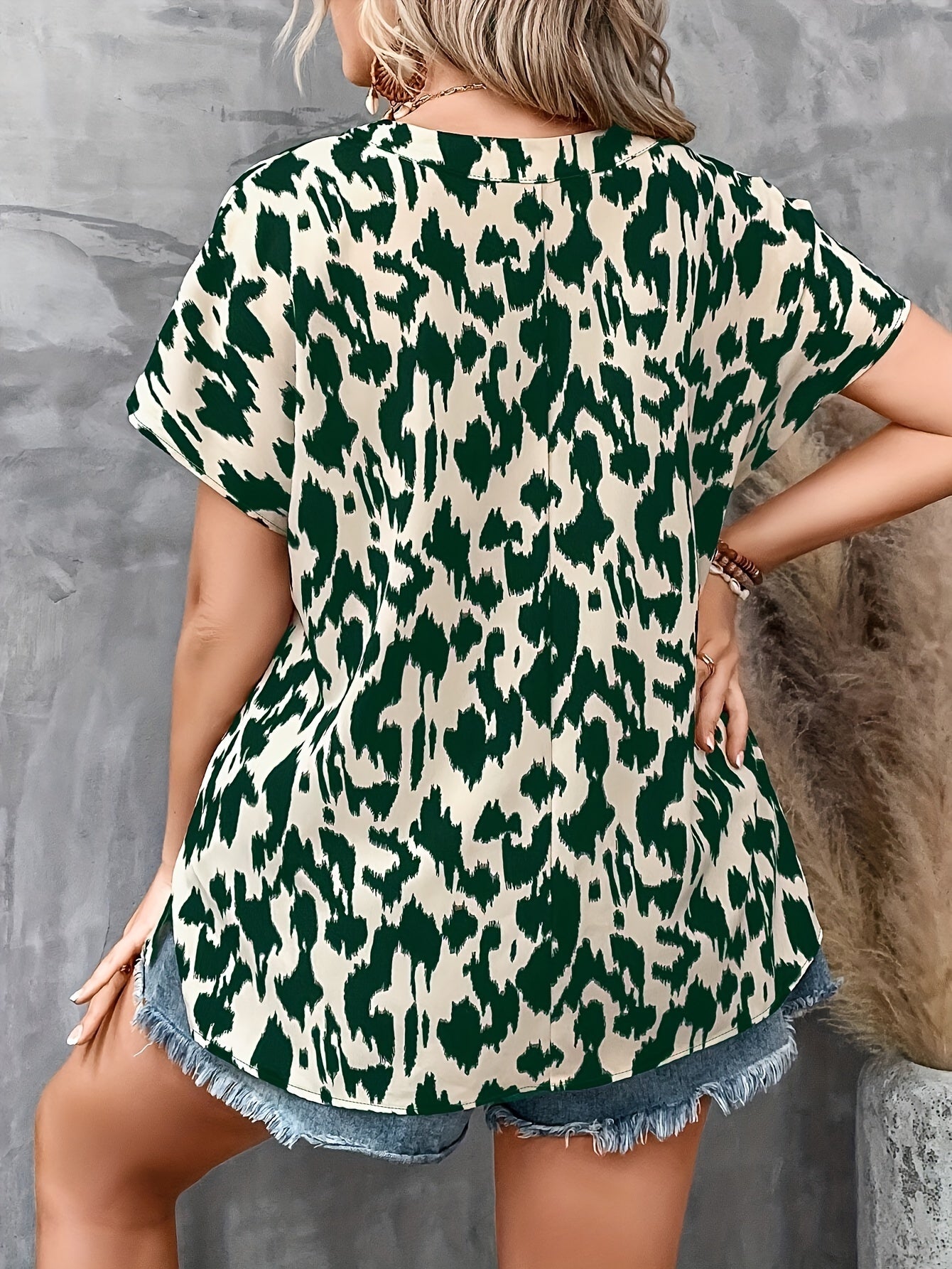 Women's Plus Size Printed Blouse - Summer Casual V-Neck Top For Work & Outings