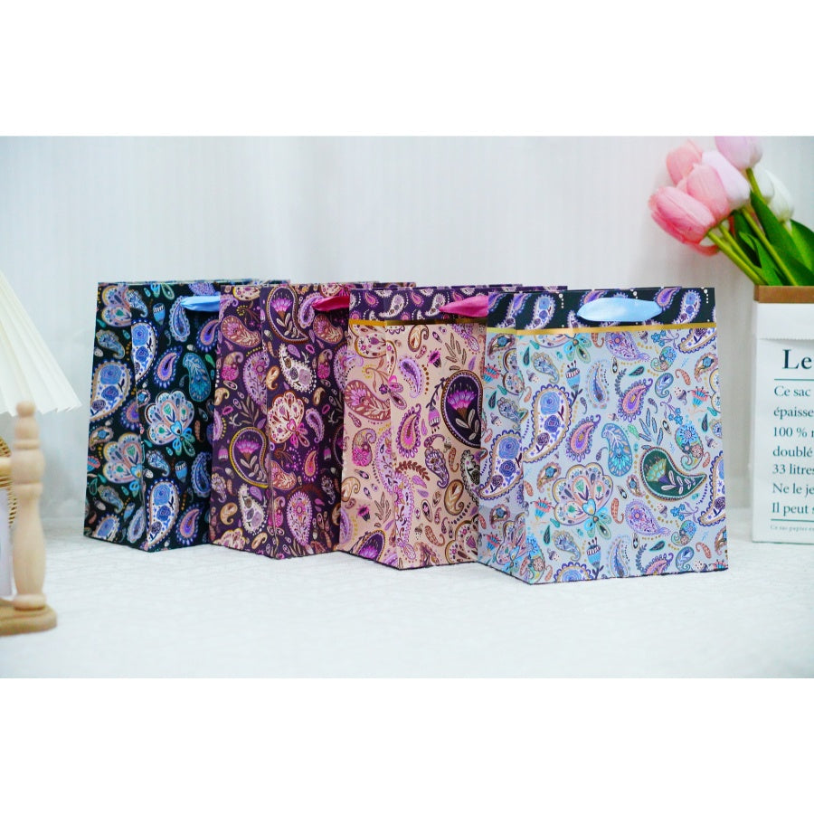 Set Of 12 High-quality Cartoon Pattern Gift Bags Are Covered With A Glossy Film On The Outside To Prevent Staining And Color Mixing