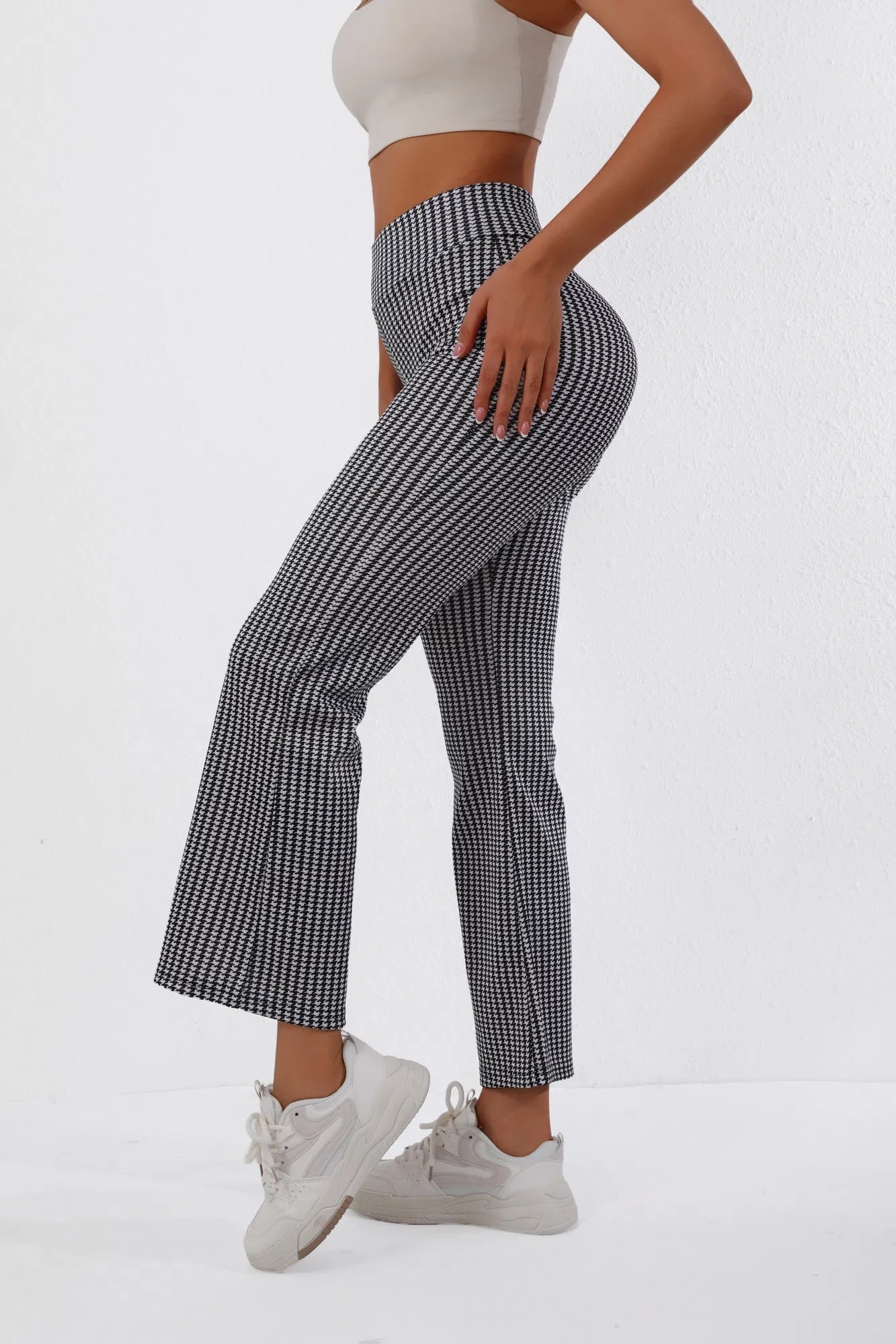 High-Waisted Houndstooth Flare Trousers Sleek Fit, Comfy Stretch, Classy Look