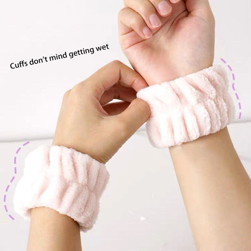 Made From A Soft Material, The Nine-piece Cleansing Set Is Gentle On The Skin And Absorbs Most Of The Moisture Instantly.