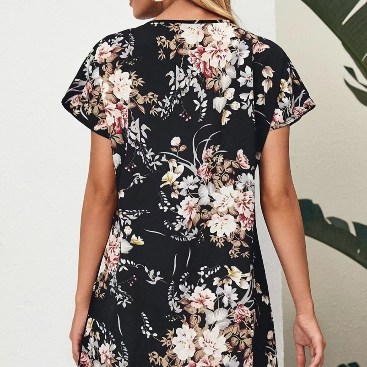 Ladies' Batwing Sleeve Floral Print Waist With Casual Pullover Round Neck Short Sleeved Skirt