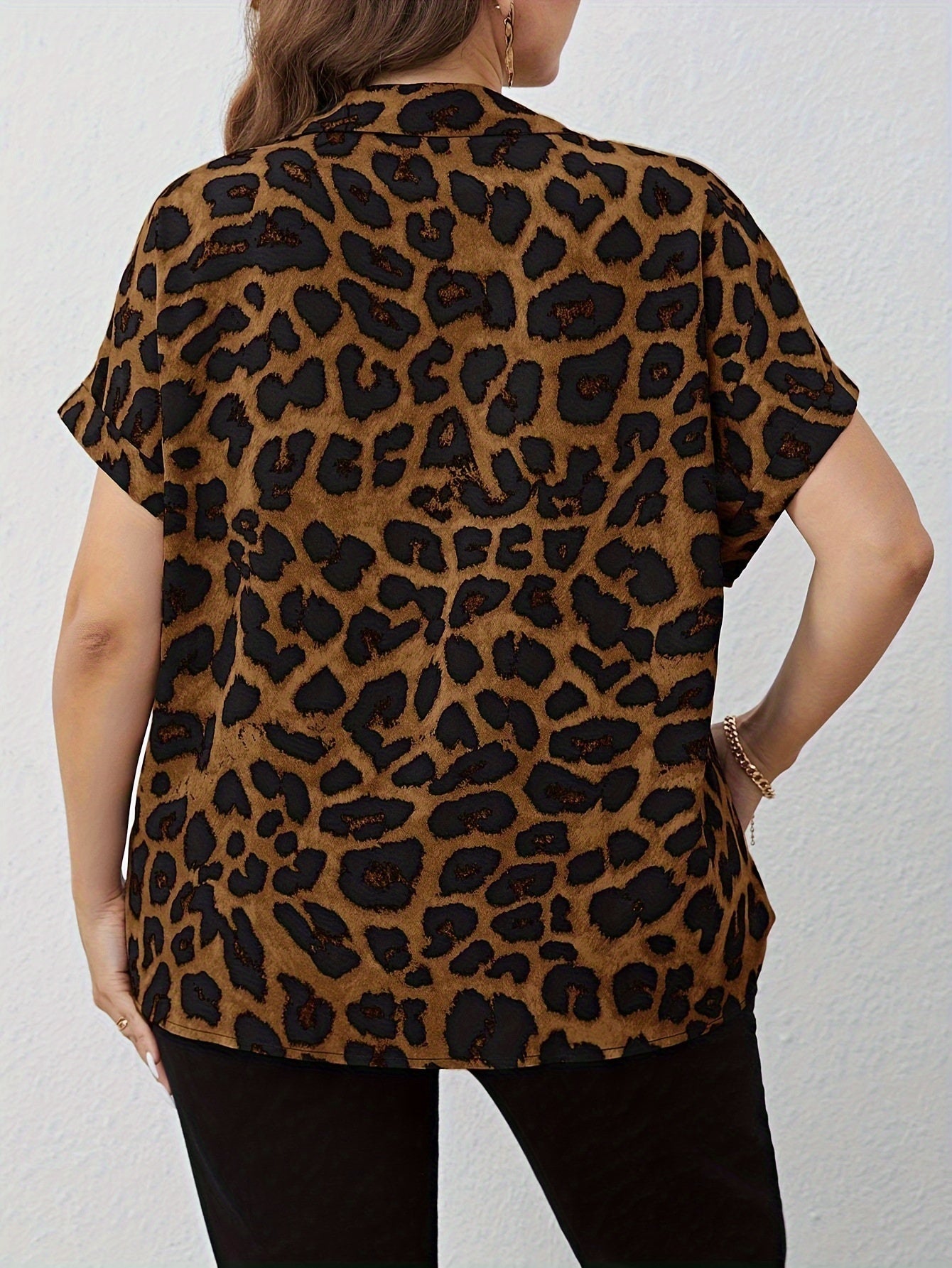 Women's Fashion Plus Size Leopard Print Top - Stylish Buttoned Flat Batwing Sleeve & Fashion Collar Blouse