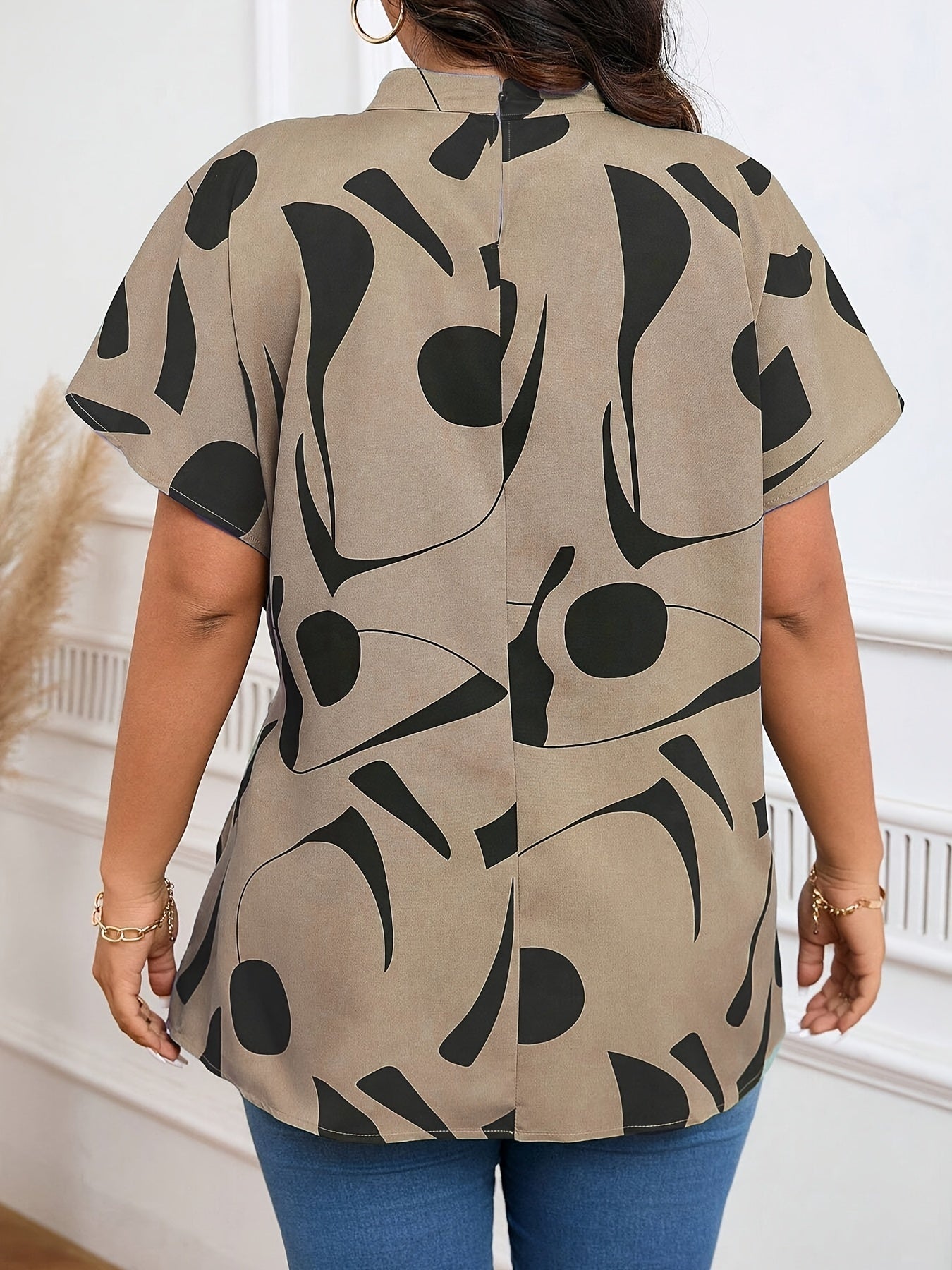 Plus-size Irregular Print Blouse For Women - Elegant Short-sleeve Work Top For Summer