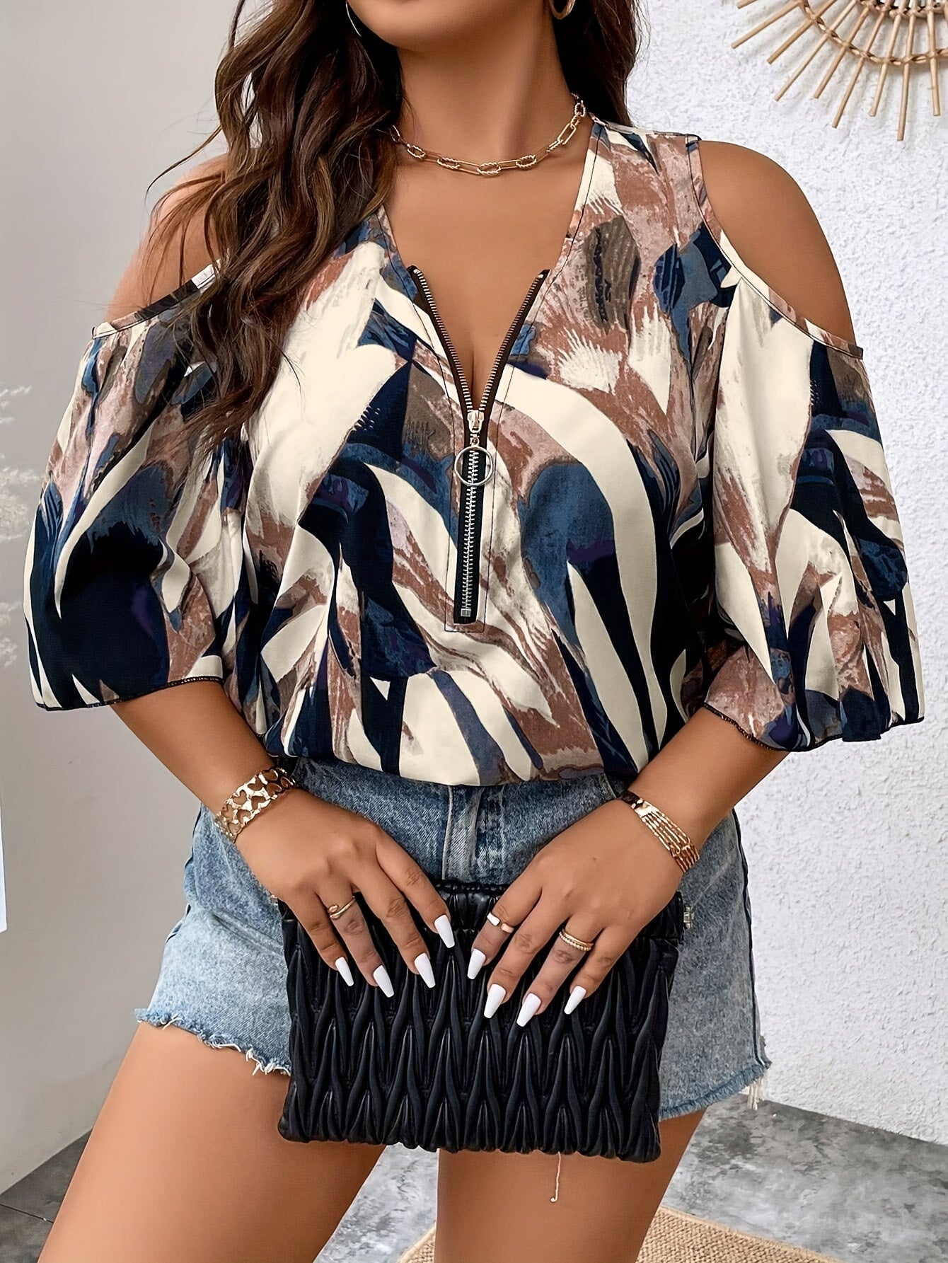 Women's Plus Size Printed V-Neck Front-Zip Cold-Shoulder Three Quarters Sleeve Casual Top - Work & Party Blouse