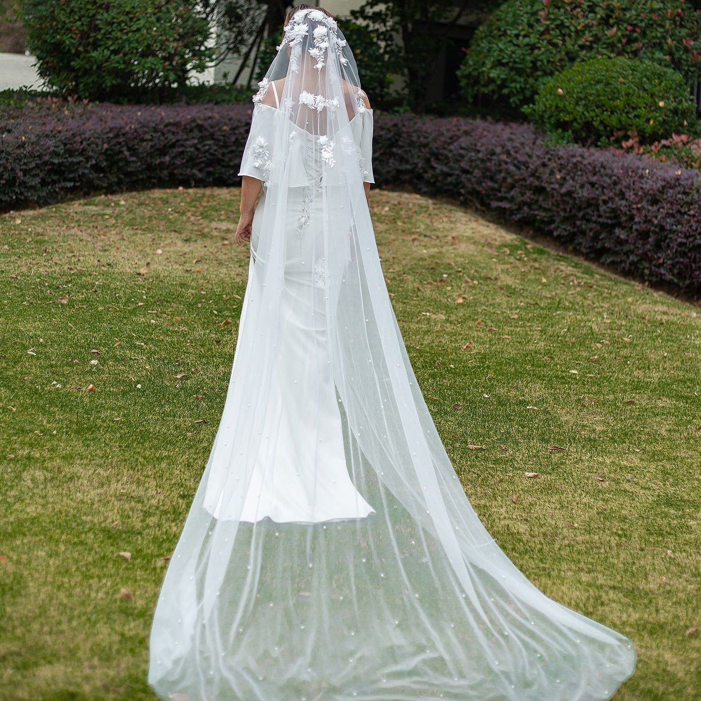 3D Flower Single-layer Nail Bead Medium Long Hand Sewn Hair Comb Bridal Headdress