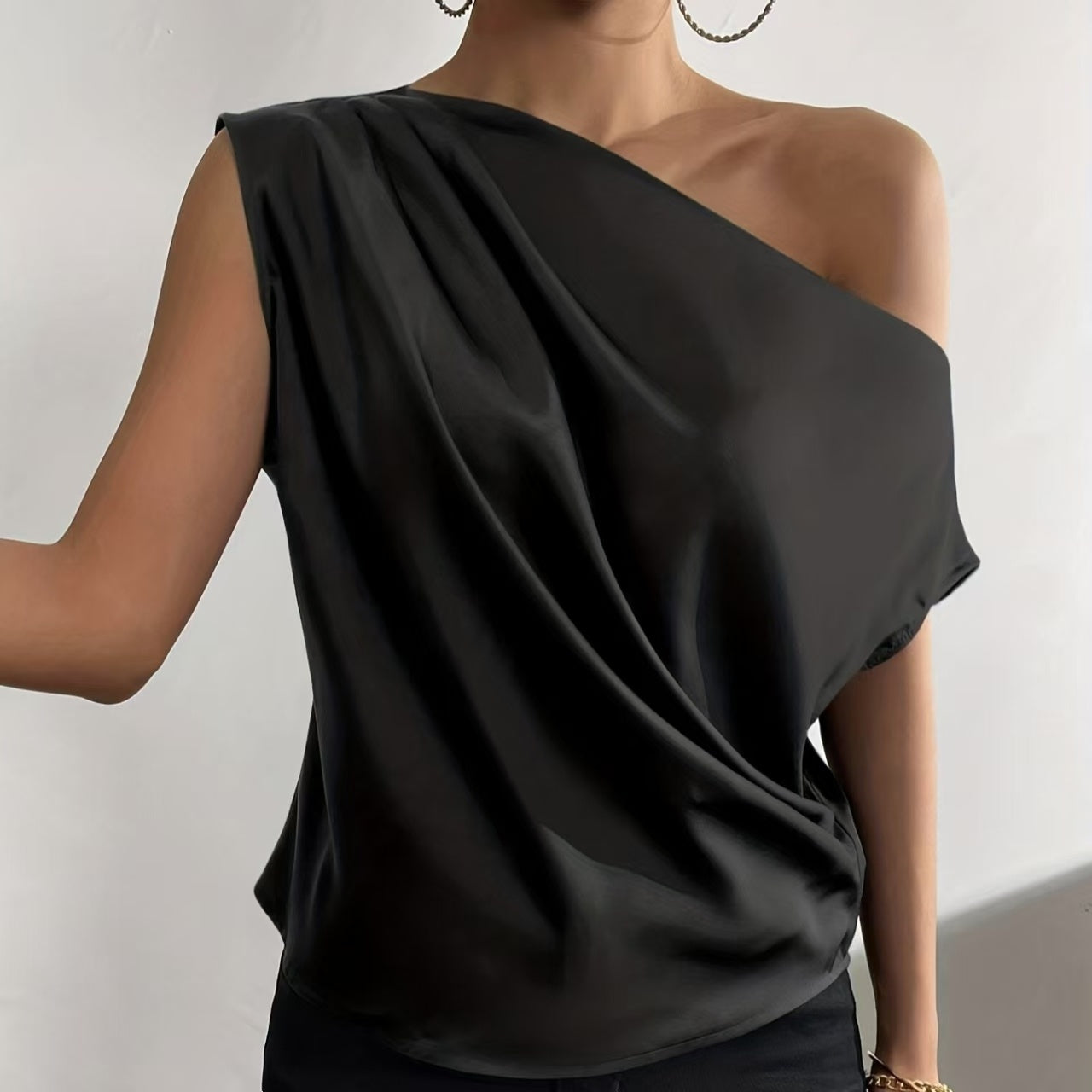 Ladies' Solid Color Asymmetrical Collar Pleated Elegant Casual Sloping Shoulder Collar Off Shoulder Top
