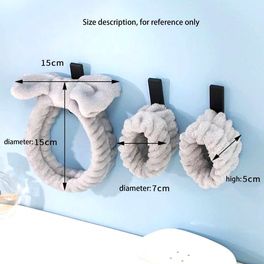 Made From A Soft Material, The Nine-piece Cleansing Set Is Gentle On The Skin And Absorbs Most Of The Moisture Instantly.