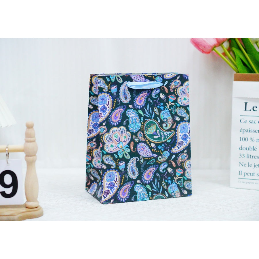 Set Of 12 High-quality Cartoon Pattern Gift Bags Are Covered With A Glossy Film On The Outside To Prevent Staining And Color Mixing