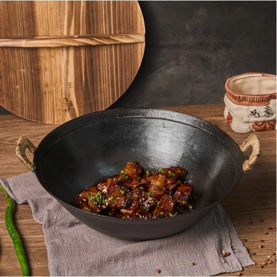 WANGYUANJI 14.2 Handmade Wok, Cast Iron Wok Pan, Large Flat Bottom Wok Stir With Dual Handle And Wooden Lid, Suitable For All Cooktops, Uncoated Chinese Traditional Wok, Ban Sale On Amazon