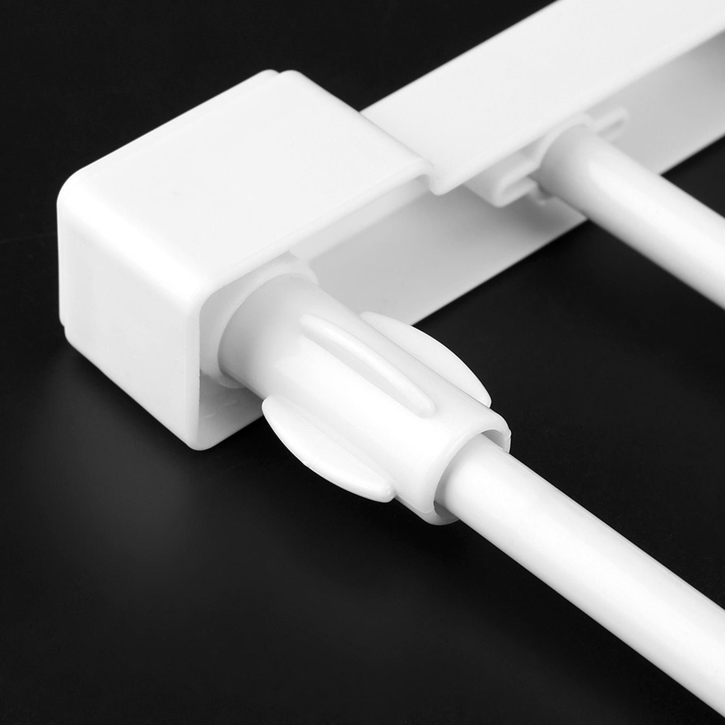 Adjustable Telescopic Storage Rack Cupboard Wardrobe Closet Divider Partition Shelf